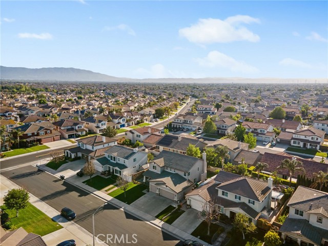 6347 Lyndsey Street, Eastvale CA: https://media.crmls.org/medias/0281afba-3a50-46e6-a03b-5f1a2ff891f9.jpg