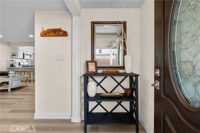 Detail Gallery Image 8 of 59 For 9559 9561 Natick Ave, North Hills,  CA 91343 - 5 Beds | 4 Baths