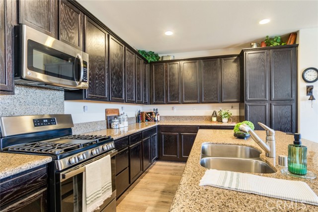 17973 Passionflower Lane, San Bernardino CA: https://media.crmls.org/medias/028302ca-718c-4e36-9904-4bf14e5d7ef1.jpg