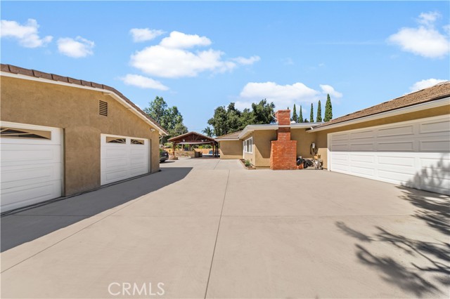 700 S Chaparro Road, Covina CA: https://media.crmls.org/medias/02830b81-9eb7-474f-be00-3fd284f7979d.jpg