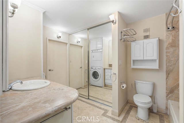 1750 E Ocean Boulevard, Long Beach CA: https://media.crmls.org/medias/0283103f-ce6f-4e6e-919d-a1e390d9c5eb.jpg