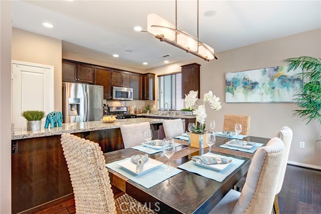 Detail Gallery Image 5 of 31 For 12001 Rock Creek Ct, Hawthorne,  CA 90250 - 4 Beds | 3 Baths