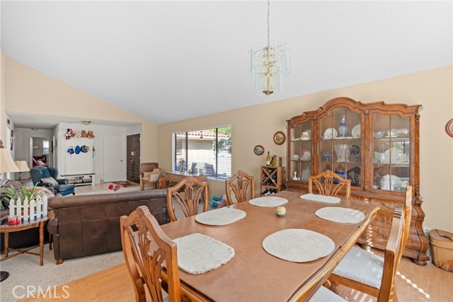 Detail Gallery Image 17 of 33 For 586 Meadowbrook Dr, Santa Maria,  CA 93455 - 4 Beds | 2/1 Baths