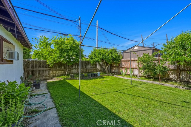 Detail Gallery Image 34 of 39 For 1054 W 24th, Merced,  CA 95340 - 3 Beds | 1 Baths