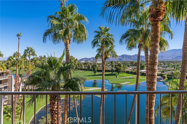 Detail Gallery Image 6 of 34 For 899 Island Dr #703,  Rancho Mirage,  CA 92270 - 3 Beds | 3/1 Baths