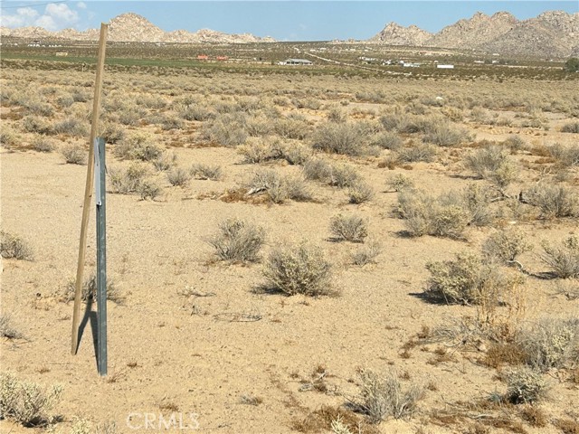 Detail Gallery Image 2 of 6 For 1 Cherokee Trl, Lucerne Valley,  CA 92356 - – Beds | – Baths