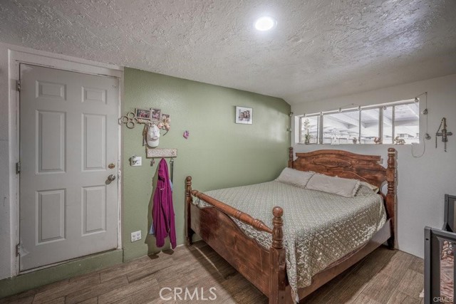 Detail Gallery Image 6 of 11 For 9555 1/2 Hierba Rd, Agua Dulce,  CA 91390 - 2 Beds | 2 Baths