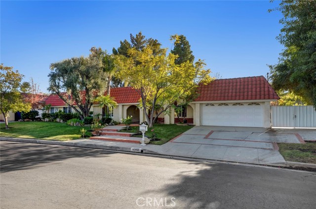 Detail Gallery Image 2 of 62 For 16858 Pineridge Dr, Granada Hills,  CA 91344 - 6 Beds | 5 Baths