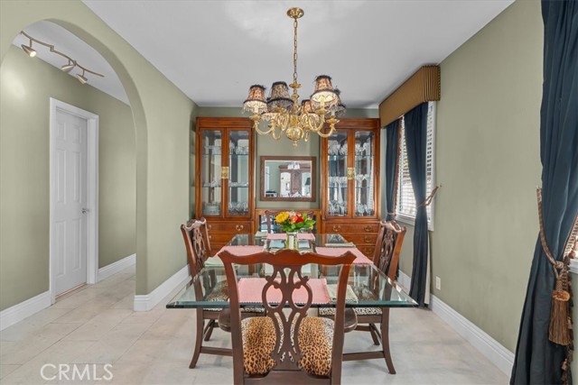 Detail Gallery Image 7 of 21 For 377 Roycroft Ave, Long Beach,  CA 90814 - 3 Beds | 2 Baths