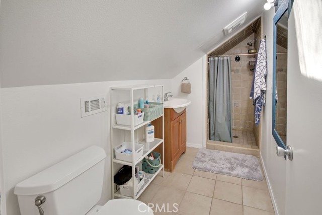 522 S Helena Street, Anaheim CA: https://media.crmls.org/medias/02878a9e-3cb8-4664-aa6a-8efed4cc1021.jpg