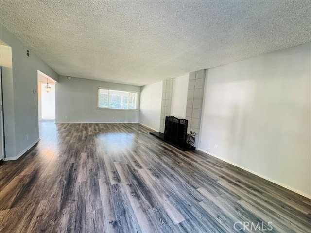 Detail Gallery Image 5 of 45 For 16737 Pineridge, Granada Hills,  CA 91344 - 4 Beds | 2/1 Baths