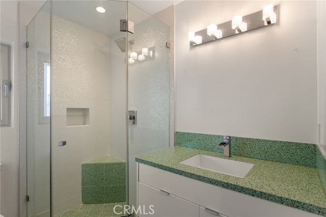 Detail Gallery Image 23 of 27 For 1518 Anita Ln, Newport Beach,  CA 92660 - 6 Beds | 4/1 Baths