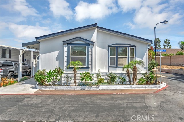 Detail Gallery Image 2 of 44 For 209 Road Runner Ln, Fountain Valley,  CA 92708 - 3 Beds | 2 Baths