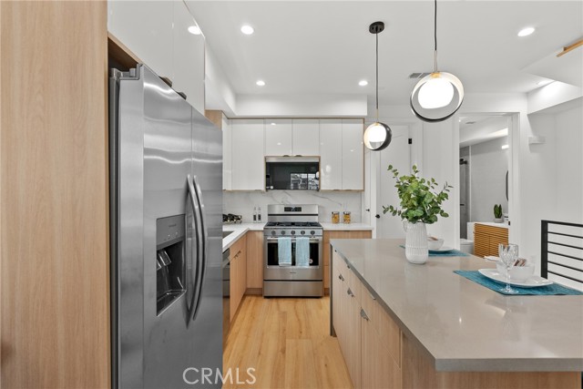 201 S Westlake Ave, Los Angeles CA: https://media.crmls.org/medias/028c1bf4-11a4-4f5b-9fc3-53184dc785c4.jpg
