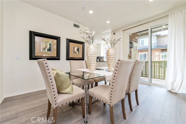 357 Flyers Lane, Tustin CA: https://media.crmls.org/medias/028c85f7-d39a-407b-bb21-b69361b9a207.jpg