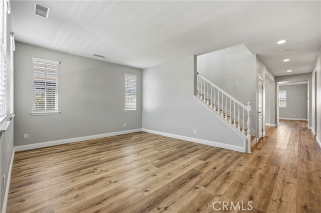 Detail Gallery Image 8 of 28 For 32056 Red Mountain, Temecula,  CA 92592 - 4 Beds | 2/1 Baths