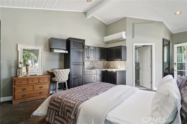 5347 Hinton Avenue, Woodland Hills CA: https://media.crmls.org/medias/028cf37d-c4bb-4369-92e7-a3cbc40c22d6.jpg