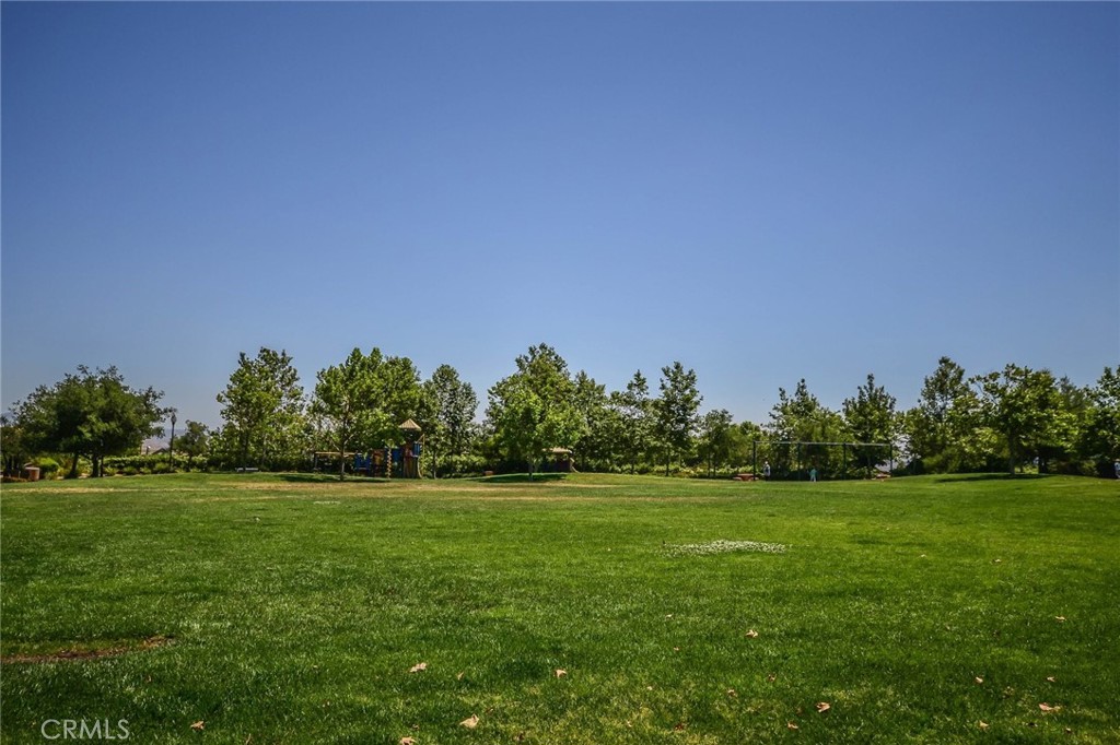 https://media.crmls.org/medias/028cf61c-8830-492e-84e5-2a18e97db24b.jpg?preset=X-Large
