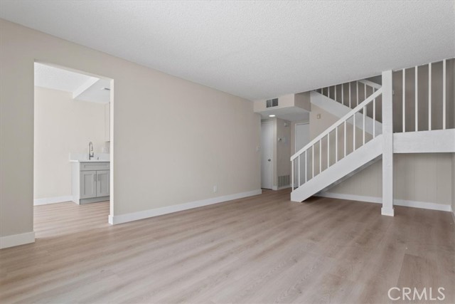 Detail Gallery Image 2 of 21 For 16710 Orange Ave #H44,  Paramount,  CA 90723 - 2 Beds | 1/1 Baths