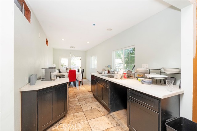 Detail Gallery Image 9 of 34 For 2422 N Forest, Santa Ana,  CA 92706 - 4 Beds | 1 Baths