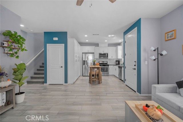 4171 S Cardinale Privado, Ontario CA: https://media.crmls.org/medias/028e0412-f591-490d-af50-9fbe6b04a4f5.jpg