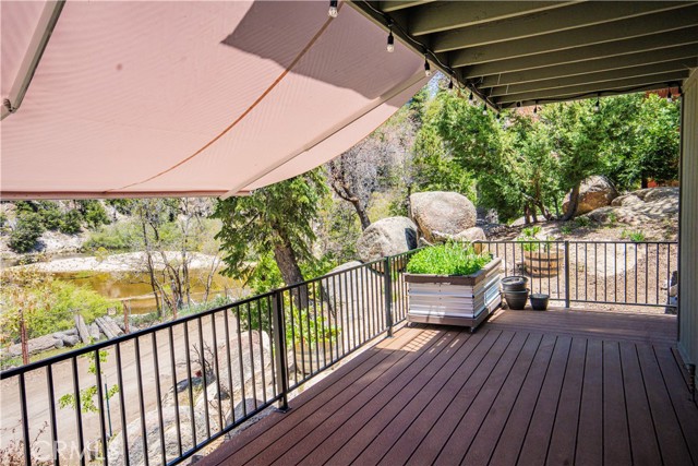 Detail Gallery Image 4 of 26 For 2211 Deep Creek Dr, Arrowbear,  CA 92382 - 2 Beds | 2 Baths