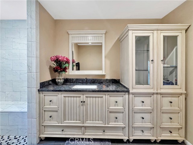 7736 Sugar Drive, Huntington Beach CA: https://media.crmls.org/medias/028e318e-1810-40f0-8b5b-0d1849c27b19.jpg
