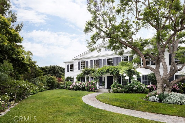 1 San Mateo Way, Corona del Mar CA: https://media.crmls.org/medias/028f29e0-2842-43ba-8cd1-238f90cff0f8.jpg