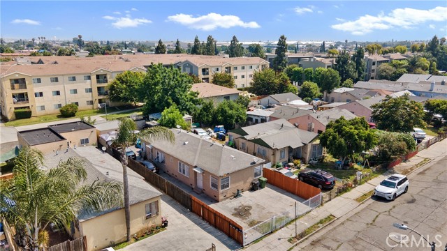 2227 E 112th Street, Los Angeles CA: https://media.crmls.org/medias/028f83b5-64f8-4703-9319-5b2590a5934d.jpg