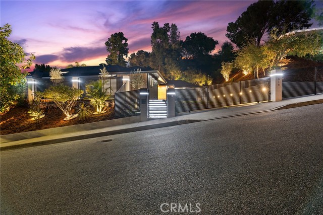 Detail Gallery Image 51 of 56 For 3814 Royal Meadow Rd, Sherman Oaks,  CA 91403 - 5 Beds | 4/1 Baths
