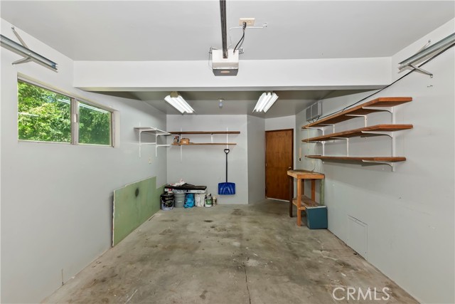489 Dorn Drive, Crestline CA: https://media.crmls.org/medias/0290535b-d715-4b2b-9c33-3ed96fbd0c0a.jpg
