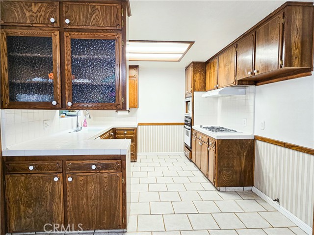 Detail Gallery Image 9 of 45 For 1654 W Vartikian Ave, Fresno,  CA 93711 - 3 Beds | 2/1 Baths