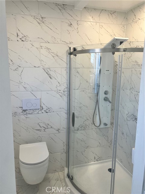 Detail Gallery Image 2 of 43 For 1818 W 81st, Los Angeles,  CA 90047 - 4 Beds | 3/1 Baths