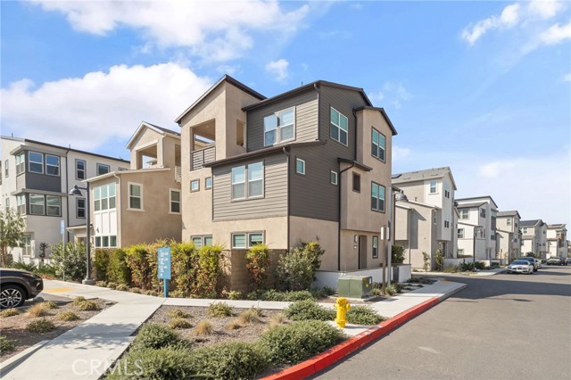 Front Image Thumbnail for CROC26065965