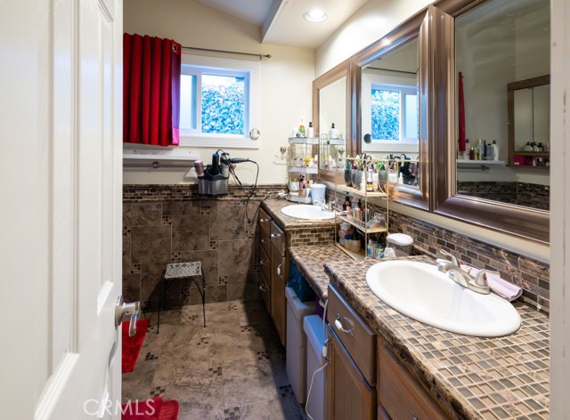 Detail Gallery Image 27 of 42 For 20528 Miranda Place, Woodland Hills,  CA 91367 - 3 Beds | 2 Baths