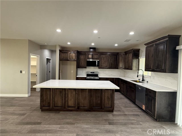 Detail Gallery Image 6 of 21 For 20420 Yuma, Apple Valley,  CA 92307 - 3 Beds | 2 Baths