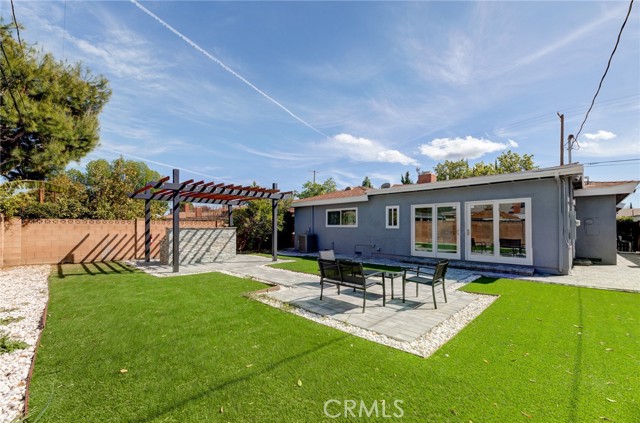 Detail Gallery Image 38 of 51 For 19847 Arminta St, Winnetka,  CA 91306 - 5 Beds | 3 Baths