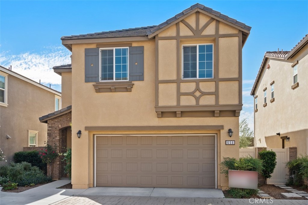 656 Huron Place
