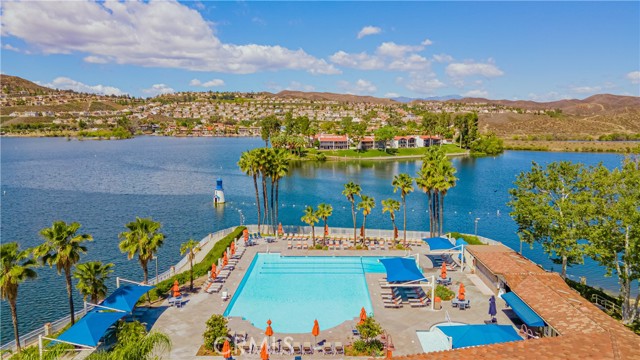 30360 Point Marina, Canyon Lake CA: https://media.crmls.org/medias/029956de-1172-4d7e-84a5-0d422705fa28.jpg