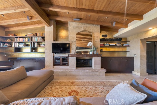 Detail Gallery Image 11 of 68 For 27409 Pacific Coast Hwy, Malibu,  CA 90265 - 4 Beds | 4 Baths