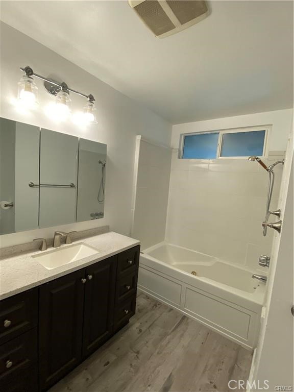 Detail Gallery Image 14 of 16 For 8961 Etiwanda Ave, Northridge,  CA 91325 - 3 Beds | 2 Baths