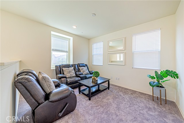 4040 S Bowery Place, Ontario CA: https://media.crmls.org/medias/029a3a59-3c30-498f-a876-3f8d175b9526.jpg