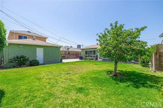 Detail Gallery Image 18 of 31 For 8404 Glenoaks Bld, Sun Valley,  CA 91352 - 3 Beds | 2 Baths