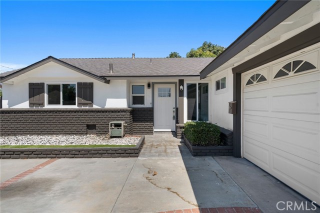 Detail Gallery Image 3 of 34 For 2945 W Bridgeport Ave, Anaheim,  CA 92804 - 4 Beds | 3 Baths