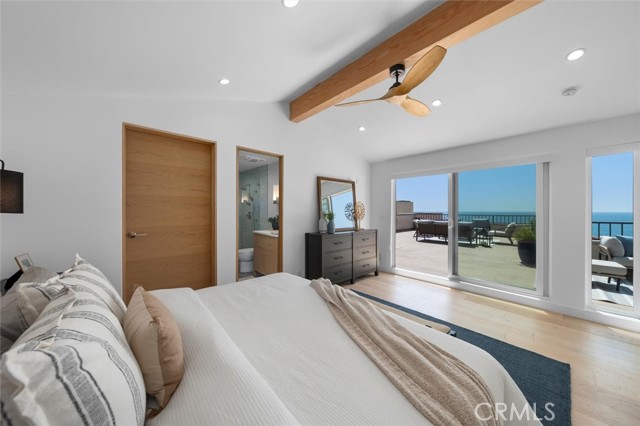 555 Esplanade, Redondo Beach CA: https://media.crmls.org/medias/029b0a0d-a6ab-4716-ba61-3a27388cc73a.jpg