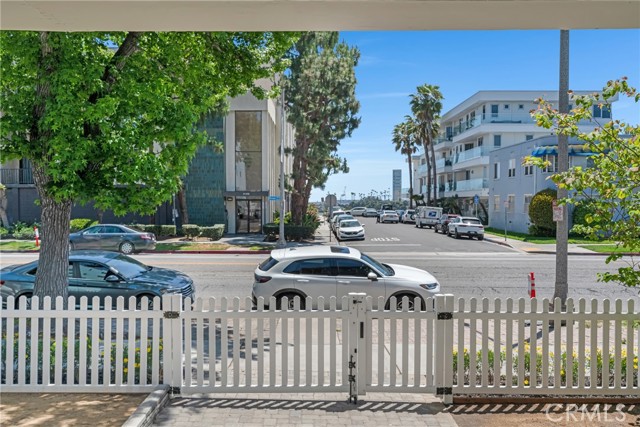1123 E Ocean Blvd, Long Beach CA: https://media.crmls.org/medias/029cdc6b-d16e-4ec3-aeae-8ed1c75a4481.jpg