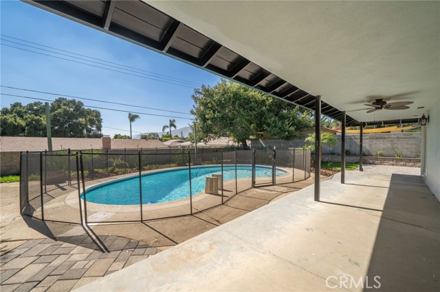 205 Hacienda N Avenue, Glendora CA: https://media.crmls.org/medias/029d0dec-31a0-4810-be15-05e6049a8e77.jpg