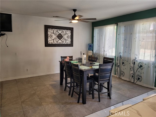 Detail Gallery Image 5 of 24 For 437 Winthrop Dr, Hemet,  CA 92544 - 5 Beds | 2 Baths