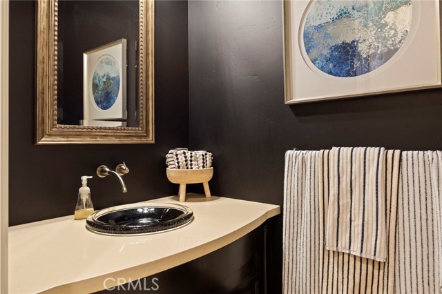 Image 28 of 48 For 15020 Applewood Court