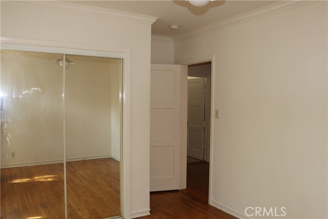 Detail Gallery Image 11 of 18 For 16805 Sherman Way, Lake Balboa,  CA 91406 - – Beds | – Baths